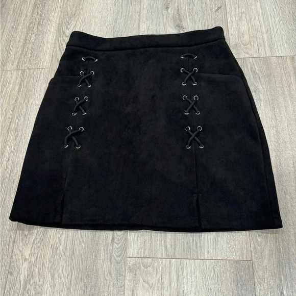 Amazon Black Velvet Tie Up Skirt - Picture 2 of 4